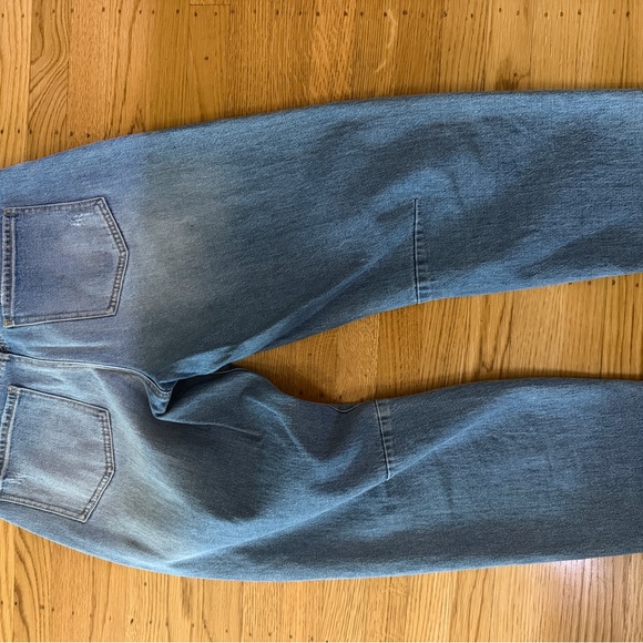 Evereve Classic Blue Denim Barrel Style Cora Jeans - Picture 5 of 7